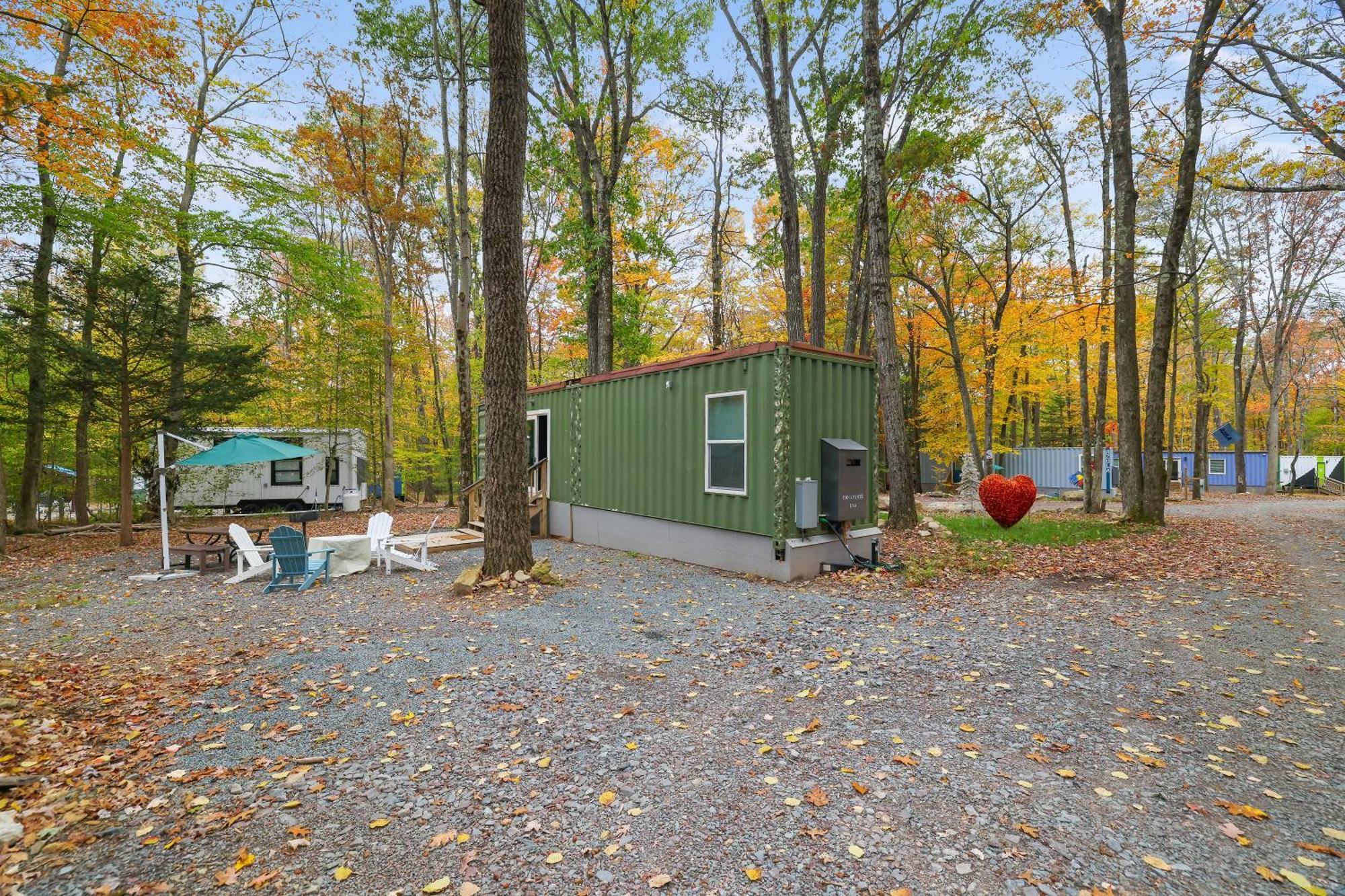 Camptel Poconos Lodging Albrightsville Exterior photo